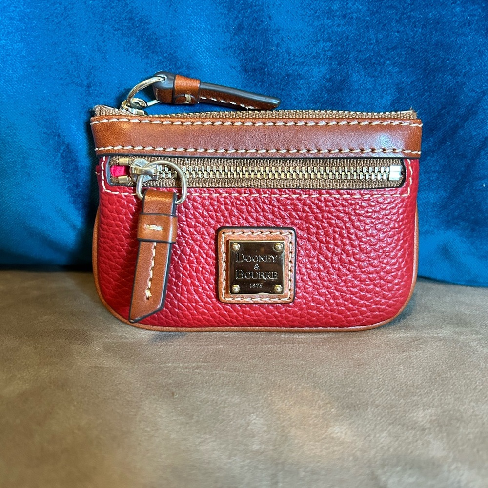 🦆Like New Dooney & Bourke Pebble Grain Small Coin Case in Red
